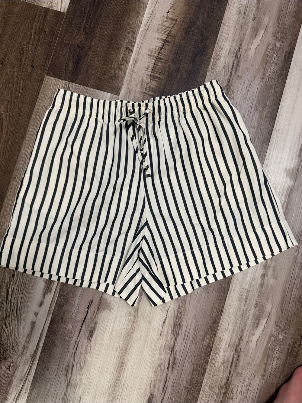 H&M Striped Drawstring Women’s Shorts - Black & ivory